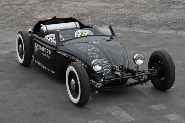 “The Cakil” – A Chopped ’52 Split Window