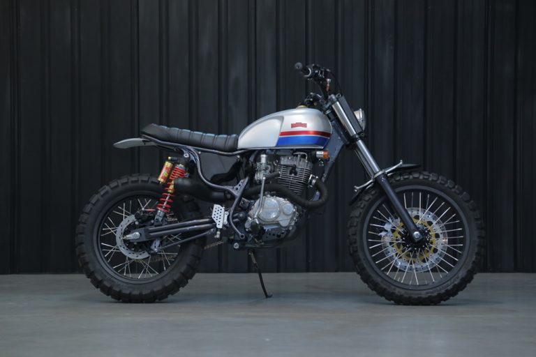 Blacksmith Custom Sleman – Honda Tiger 2003