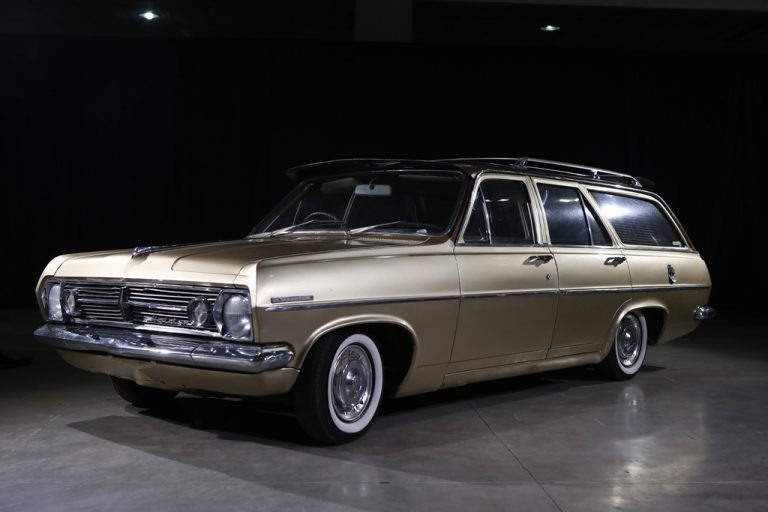 Ughed Ughed Custom Solo – Holden Special HR 66 Station Wagon