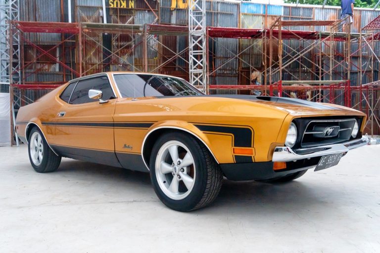 Retro Classic Cycles – Ford Mustang Mach 1