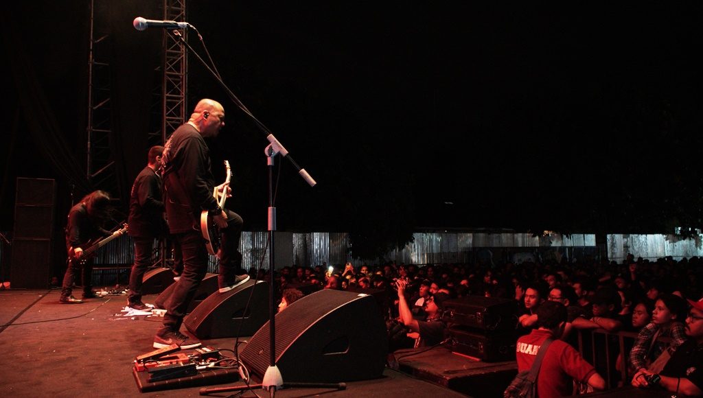 Aktor Park Bo Gum memberikan penampilan kejutan pada salah satu acara di stasiun TV JTBC (Kolase Instagram @bogummy)